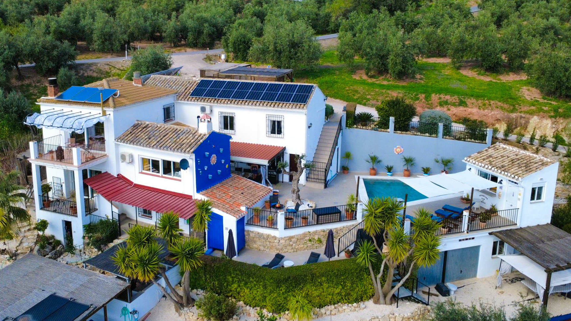 2026-02_Finca-casa-de-ladera_drone-view_2_1920