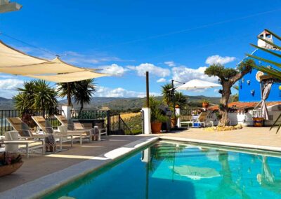 Hauptterrrasse mit Pool